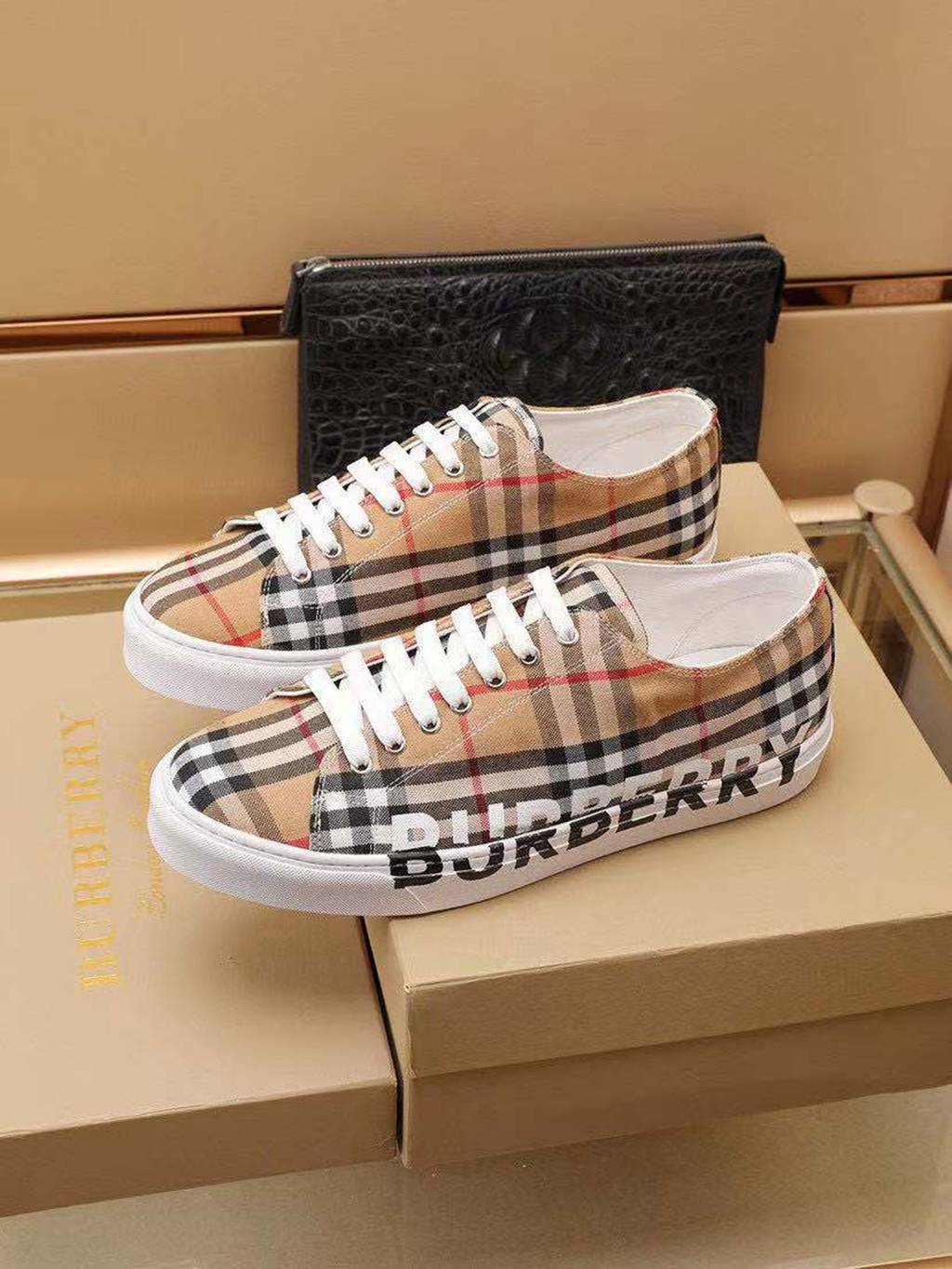 B*URBERRY SHOES